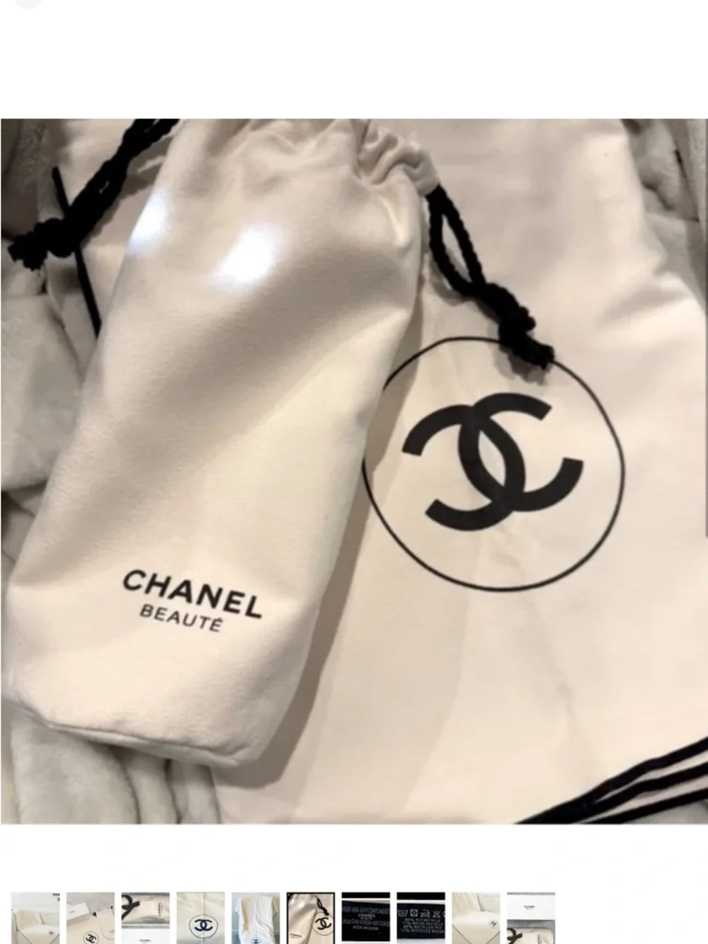 CHANEL Cream Throw with Black Trim and Logo - Picture 4 of 5